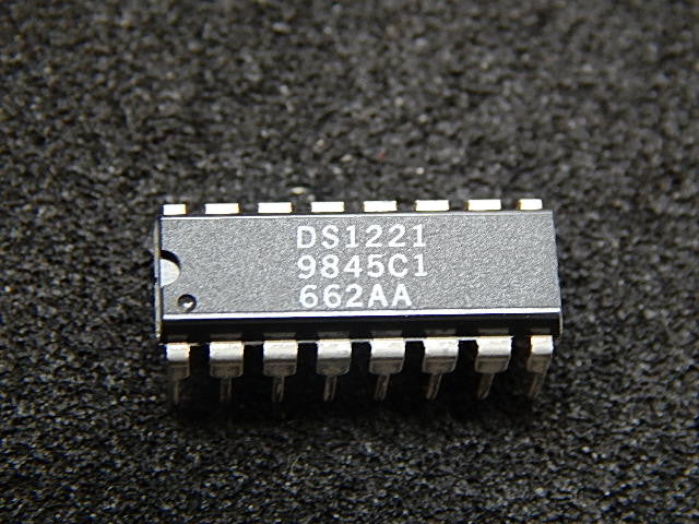 DS1221