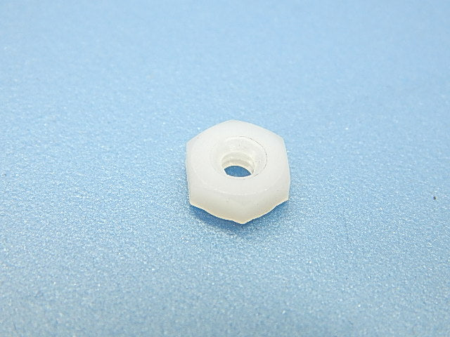 6/32 NYLON NUT