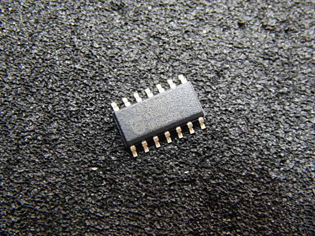 74LVC04AD