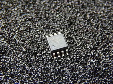 AT45DB041D-SU