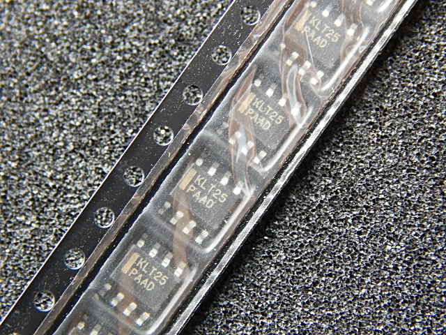 MC100ELT25D