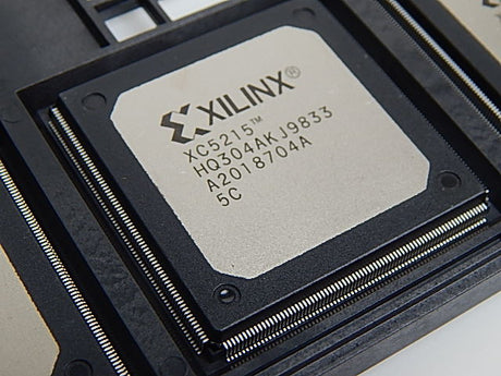 XC5215-5HQ304C