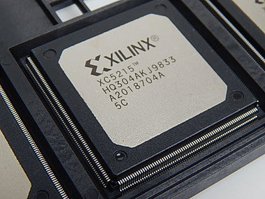 XC5215-5HQ304C