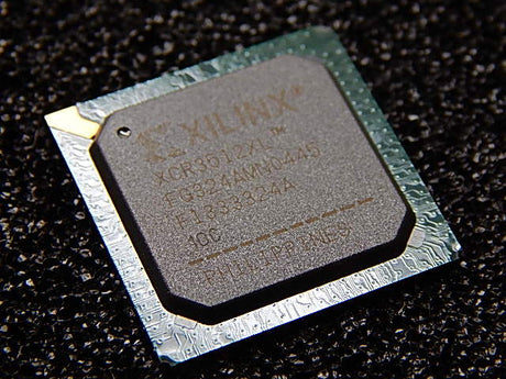 XCR3512XL-10FG324C