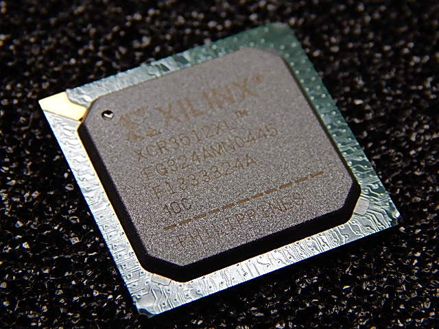 XCR3512XL-10FG324C