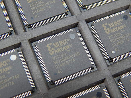 XCS10XL-4VQ100C