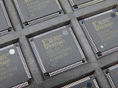 XCS10XL-4VQ100C